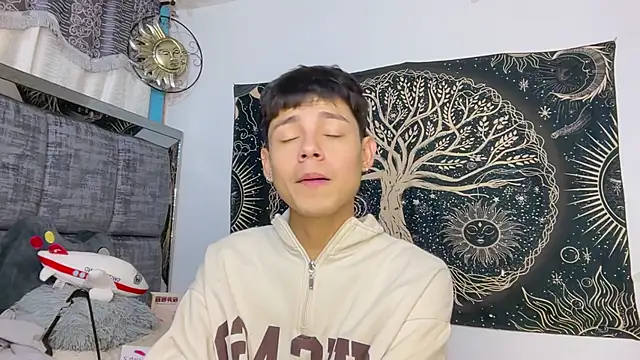 Bldavioro45 - Male webcam sex chat