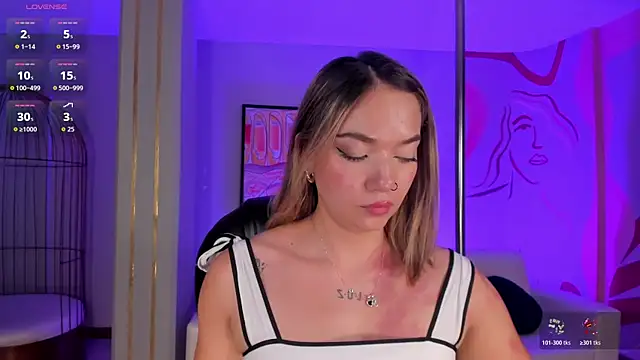 HaleyGreen1 live cam on StripChat