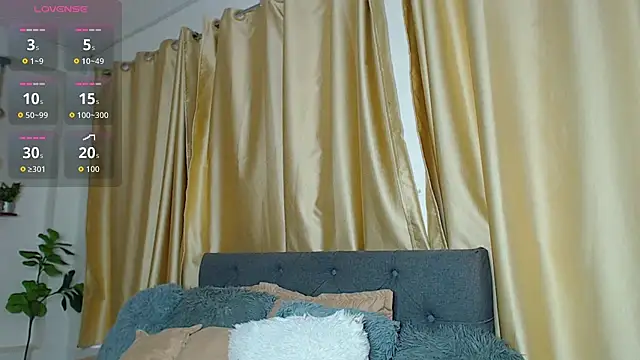 Emma_hassani webcam