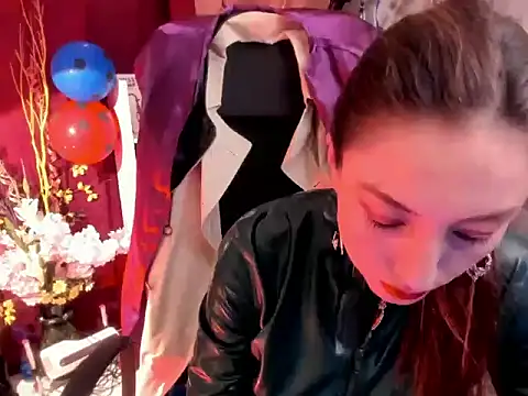 Queenscarlettsecret webcam