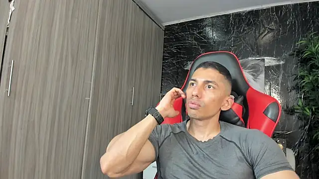 Erik_castle webcam