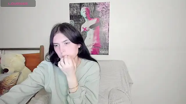 Kira_Devi webcam