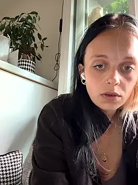 LillyWannaPlay webcam