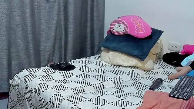 BrendaXiomy webcam