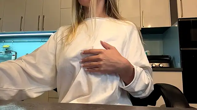 SoftnessMila webcam