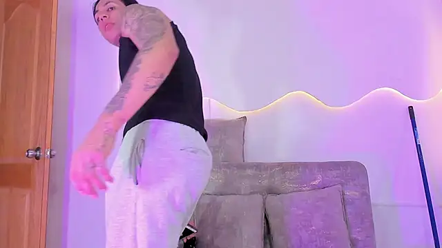 ArohomLester_ webcam