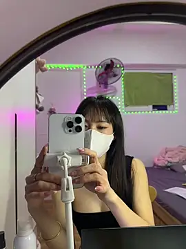 Lov3lily webcam