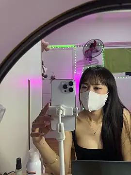 Lov3lily webcam
