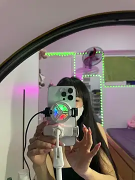 Lov3lily webcam