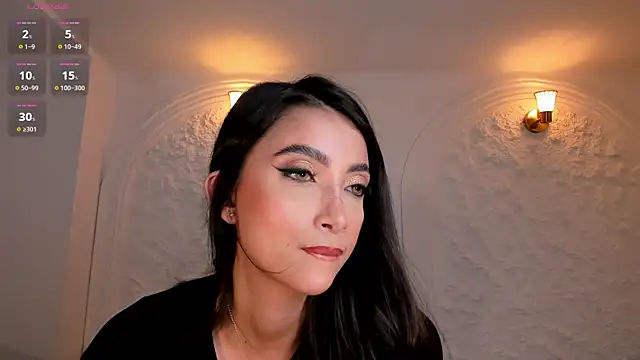 ValeriaVelvet live cam on StripChat