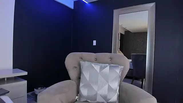 LolaGray__ webcam