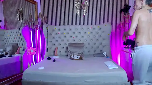 PlayfulShow webcam