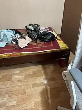 Mina048 live cam on StripChat