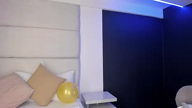 LolaGray__ webcam
