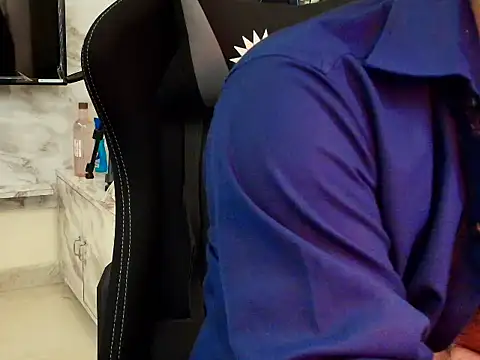 Jenni11Live webcam
