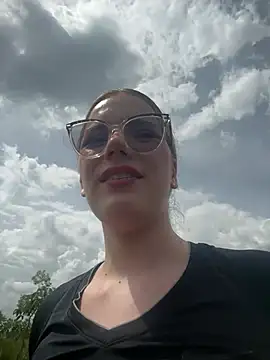 NicoleCut