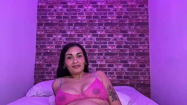Skarlett_Kiss webcam