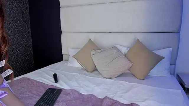 LolaGray__ webcam