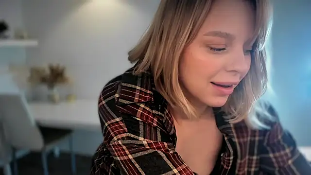 LilyFlamee webcam