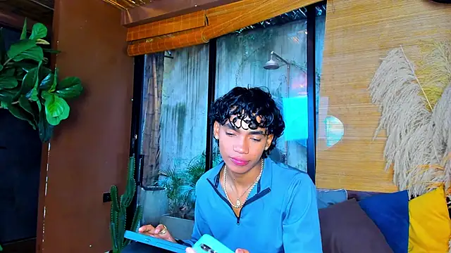 AlanCutee webcam