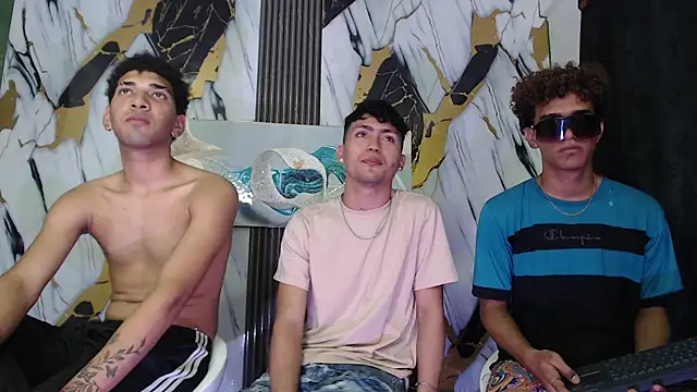 VERY_HOT_GUYS webcam