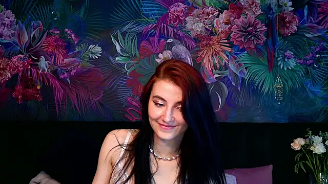 NicoleLuxe webcam