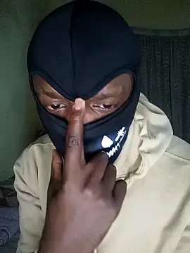MaskedWithCum webcam