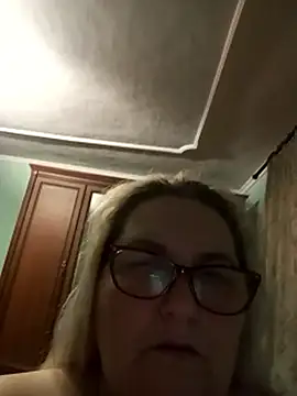 AureliaSky598 webcam