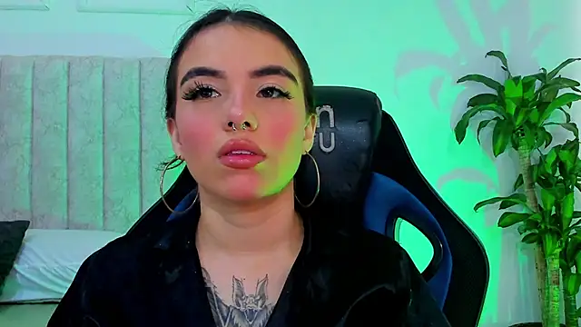 isabella_hv webcam