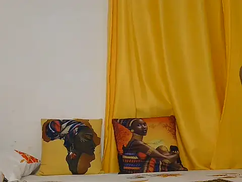 Saucy1_Angels webcam