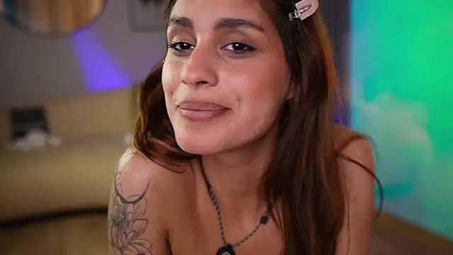 Maddy_Hub webcam