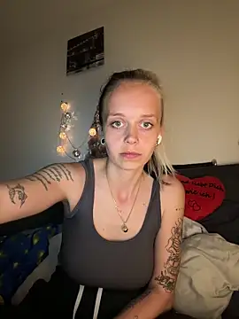 LillyWannaPlay webcam