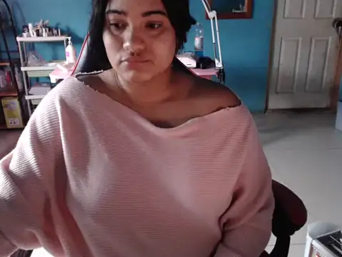 Hilarybunnyy webcam