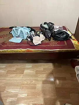 Mina048 webcam