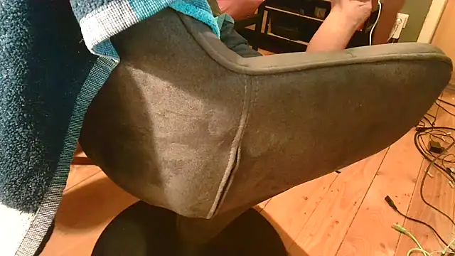 t0yforeskin - T0Yforeskin's free webcam - UK Sex Cams
