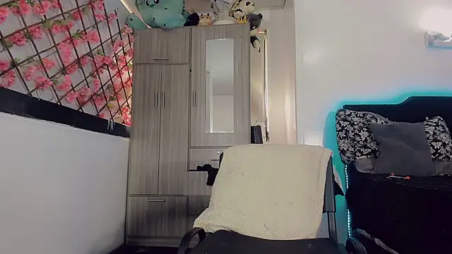 Thiara_veky_ webcam