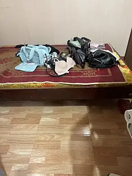 Mina048 webcam