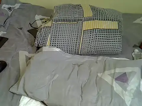 Pearl_petite webcam
