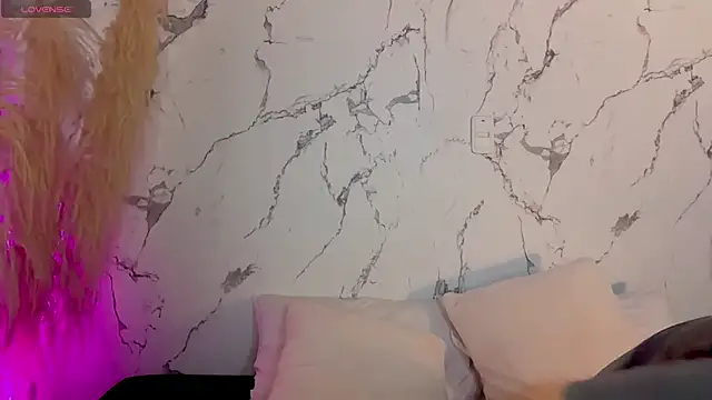 MarcellaGriffin webcam
