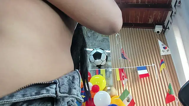 Lili_16 webcam
