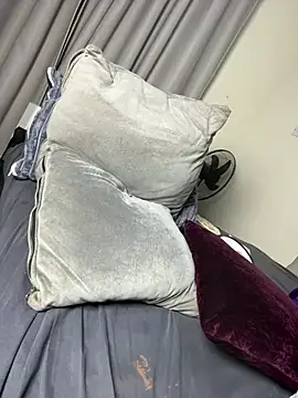 Hugemassivebootie webcam
