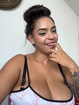 Sara-77 webcam