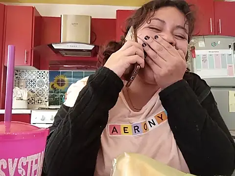 Kitty_WetXxX webcam