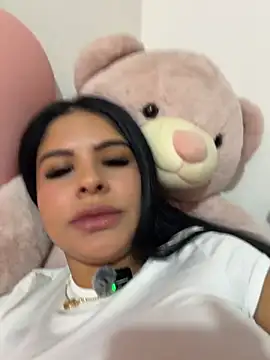Elara_Luxe webcam