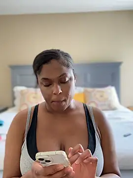 CandyLuxxxx webcam