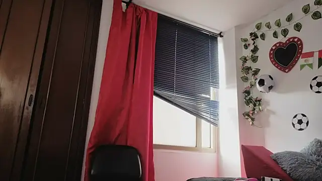 MiaCollinssx webcam