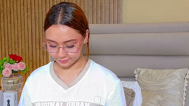 LondraBlush webcam