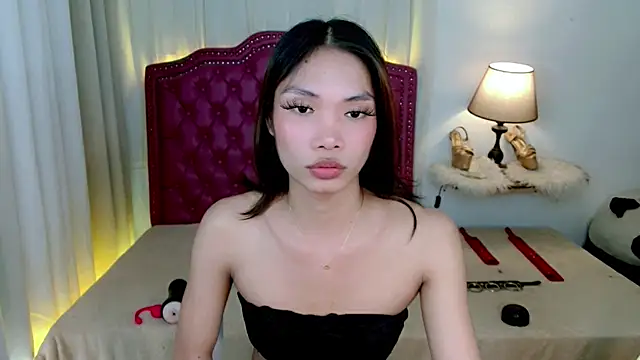 Itsbabytira live sex cam