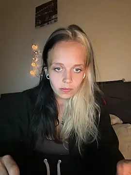 LillyWannaPlay webcam