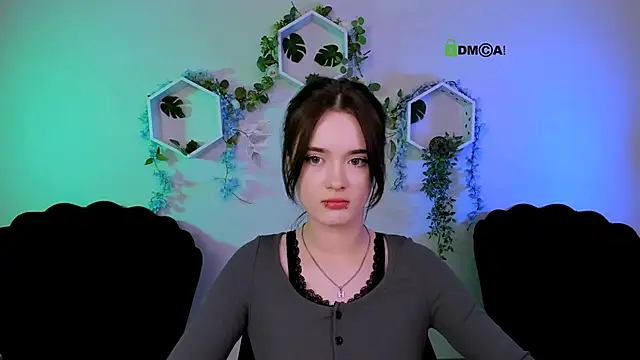 liana_kisses webcam